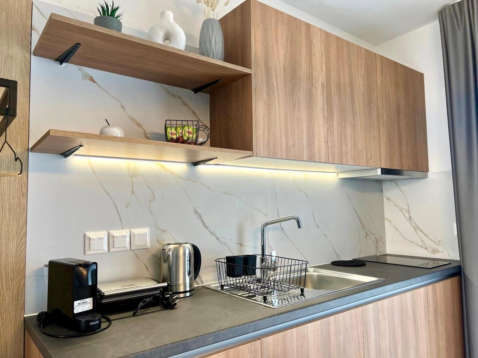 Four Shades Luxury Suites Sarti Eksteriør billede