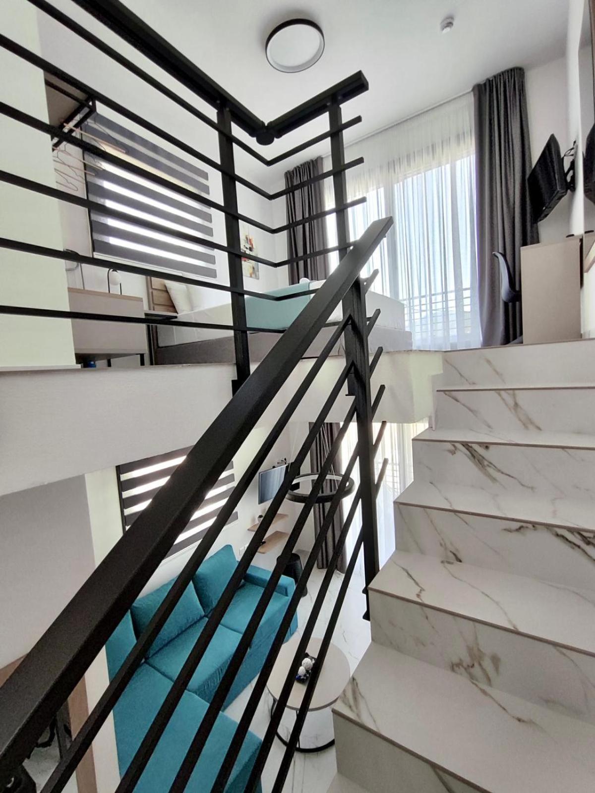 Four Shades Luxury Suites Sarti Eksteriør billede