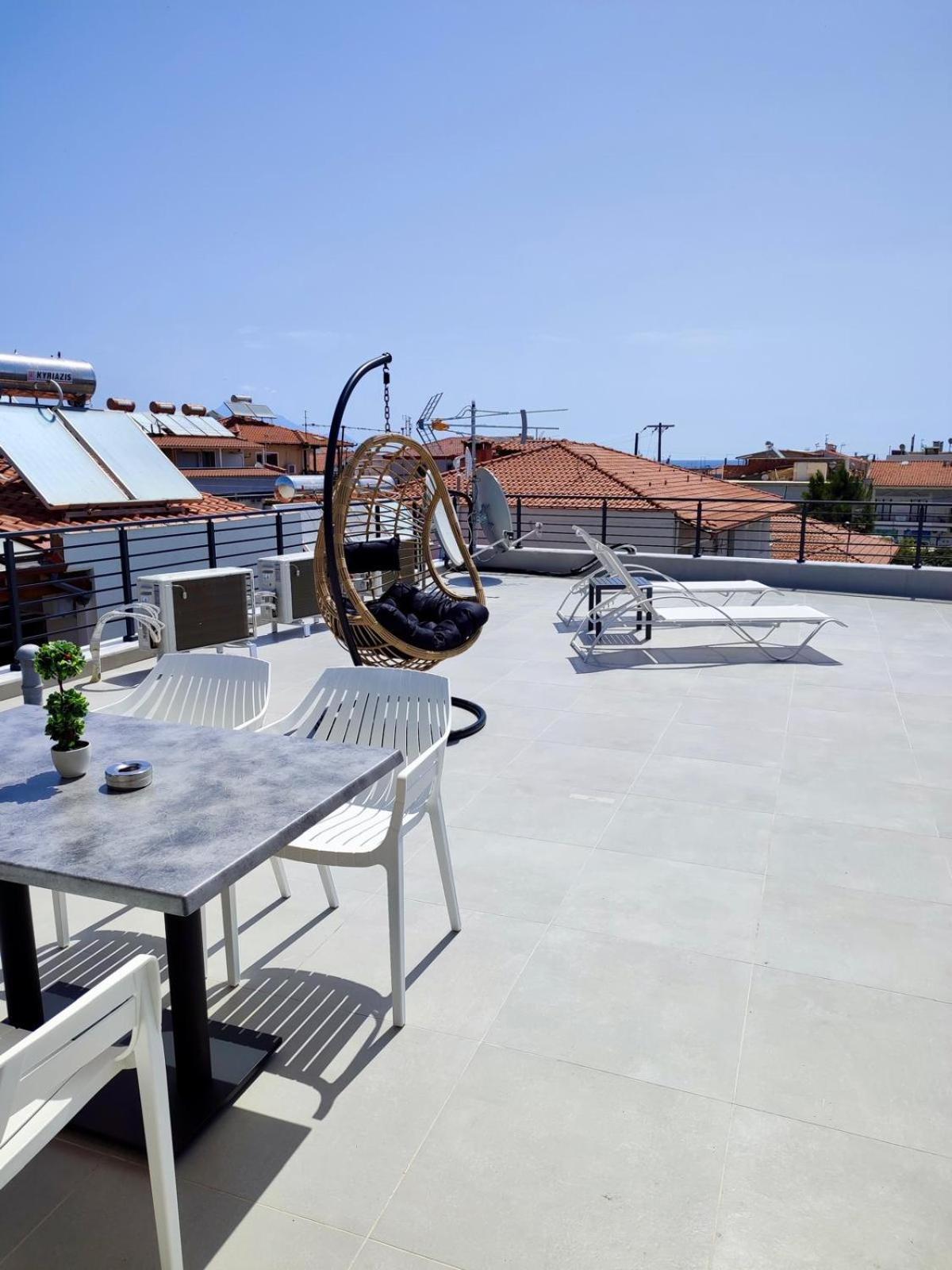 Four Shades Luxury Suites Sarti Eksteriør billede