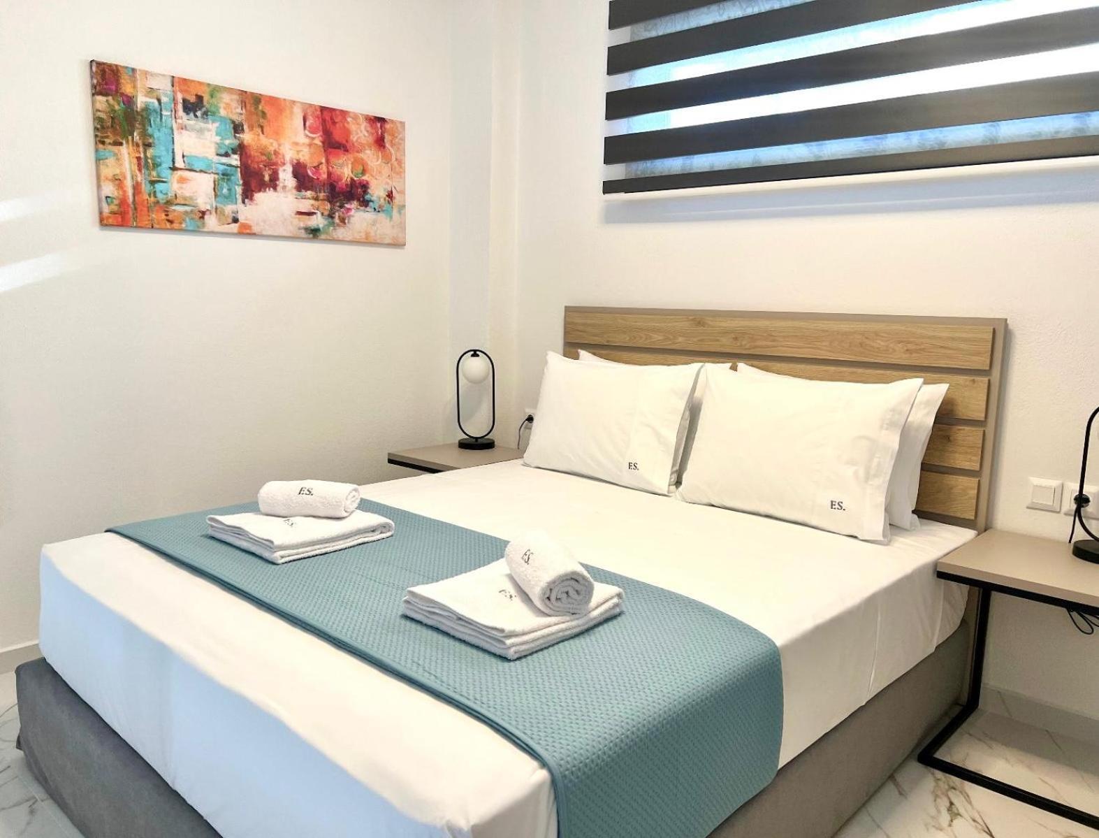 Four Shades Luxury Suites Sarti Eksteriør billede