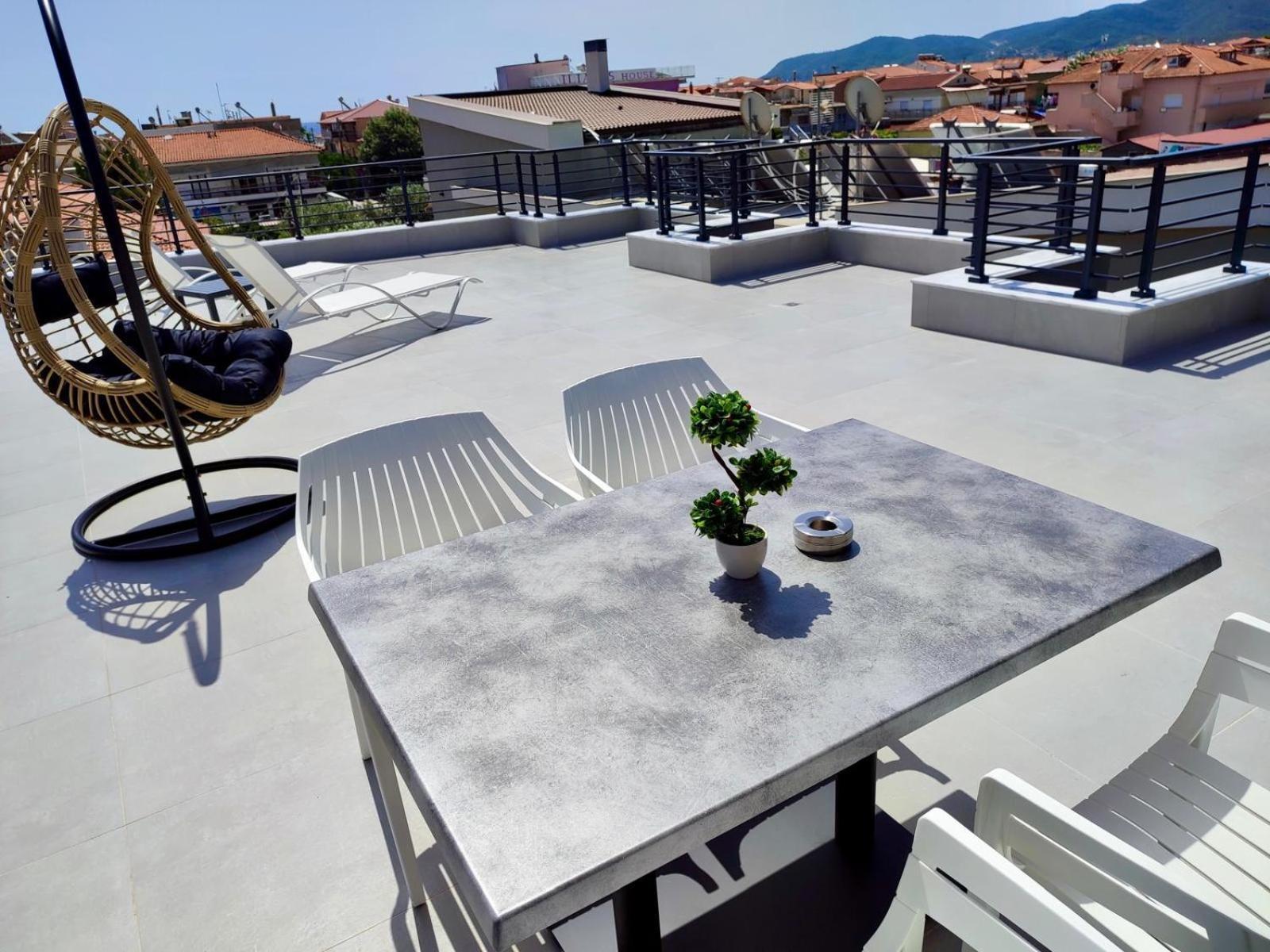 Four Shades Luxury Suites Sarti Eksteriør billede