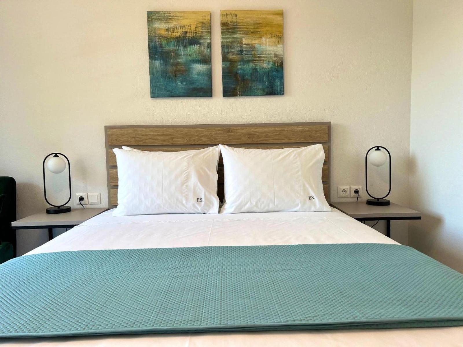 Four Shades Luxury Suites Sarti Eksteriør billede