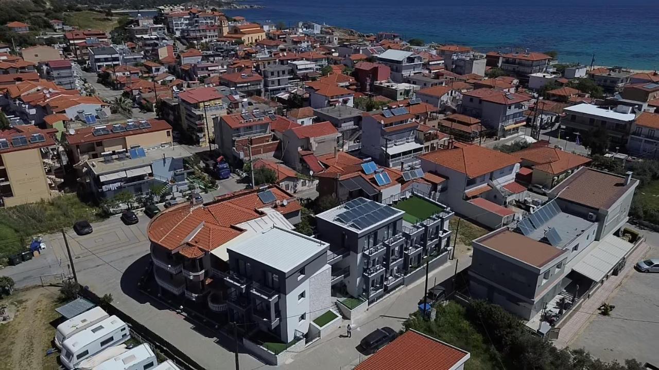 Four Shades Luxury Suites Sarti Eksteriør billede