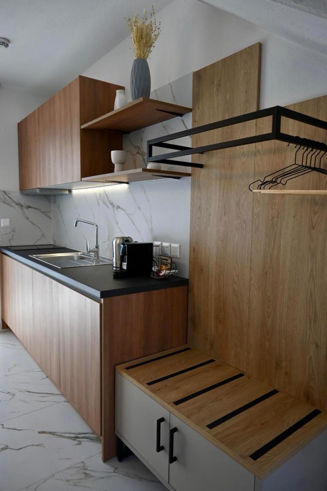 Four Shades Luxury Suites Sarti Eksteriør billede